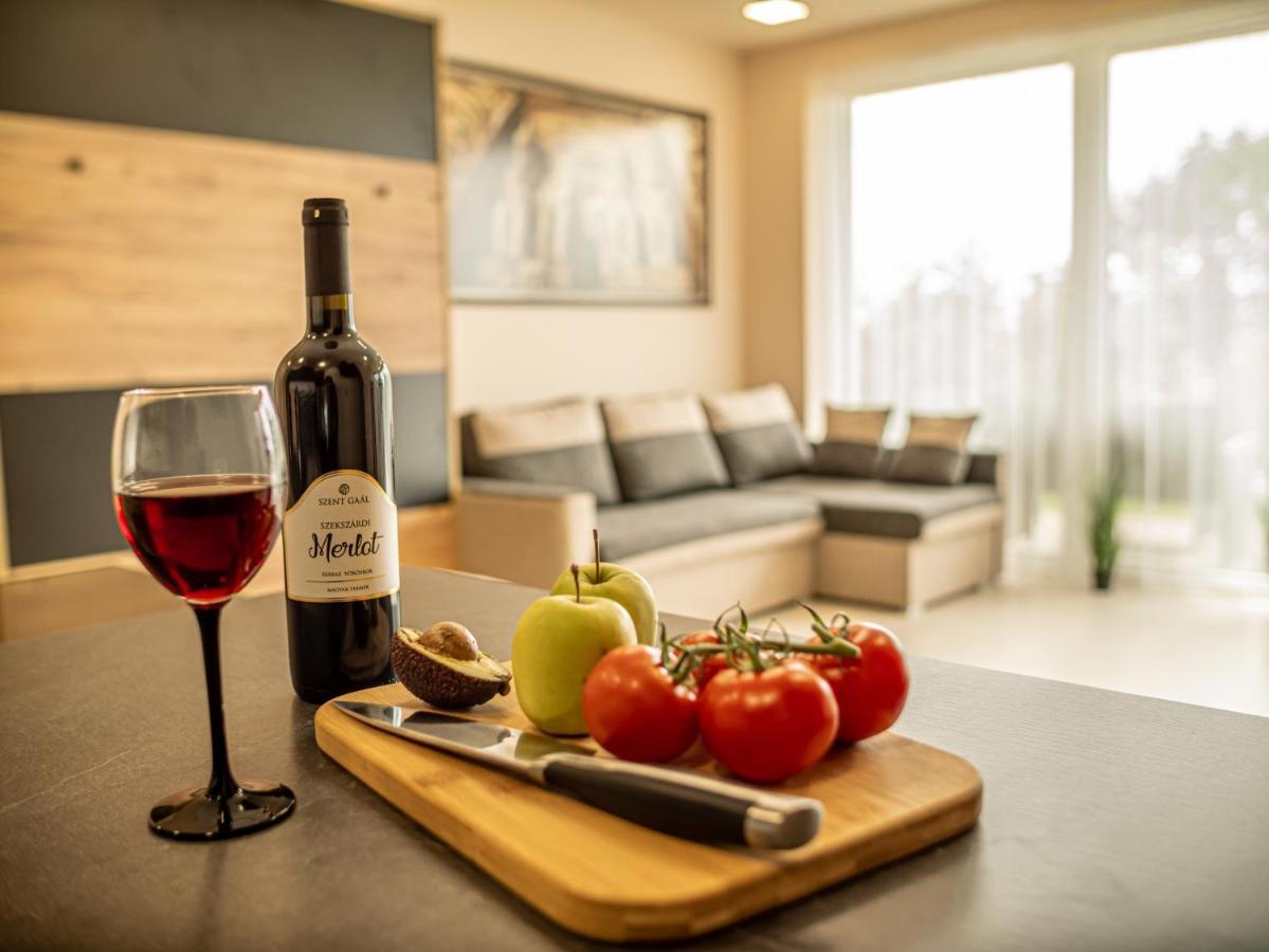 Panorama Superior Apartments - Pool, Garden, Parking Balatonalmadi Bagian luar foto