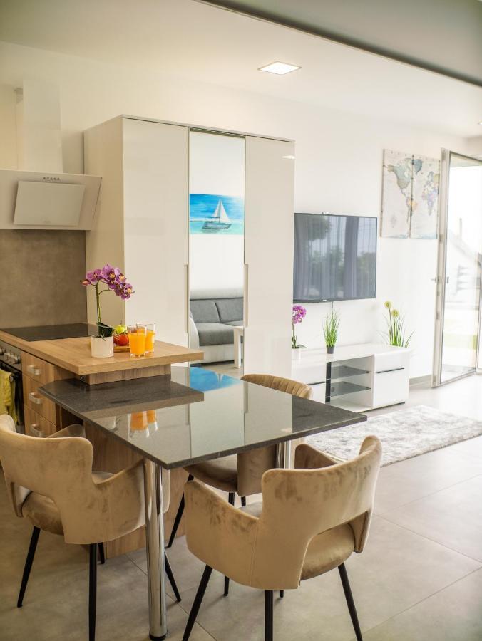 Panorama Superior Apartments - Pool, Garden, Parking Balatonalmadi Bagian luar foto