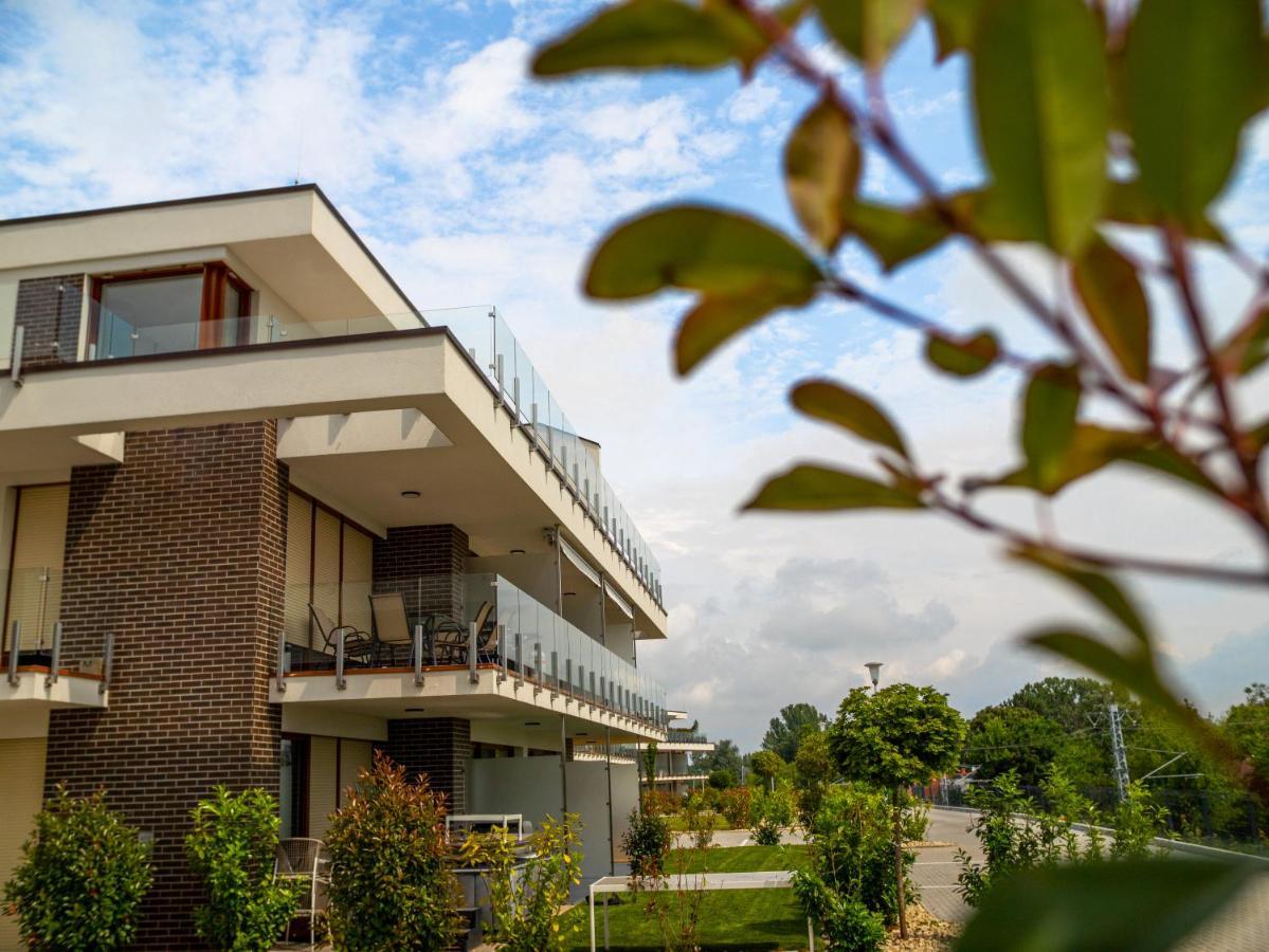 Panorama Superior Apartments - Pool, Garden, Parking Balatonalmadi Bagian luar foto