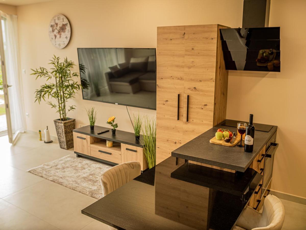 Panorama Superior Apartments - Pool, Garden, Parking Balatonalmadi Bagian luar foto