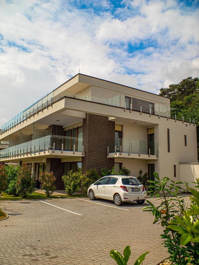 Panorama Superior Apartments - Pool, Garden, Parking Balatonalmadi Bagian luar foto
