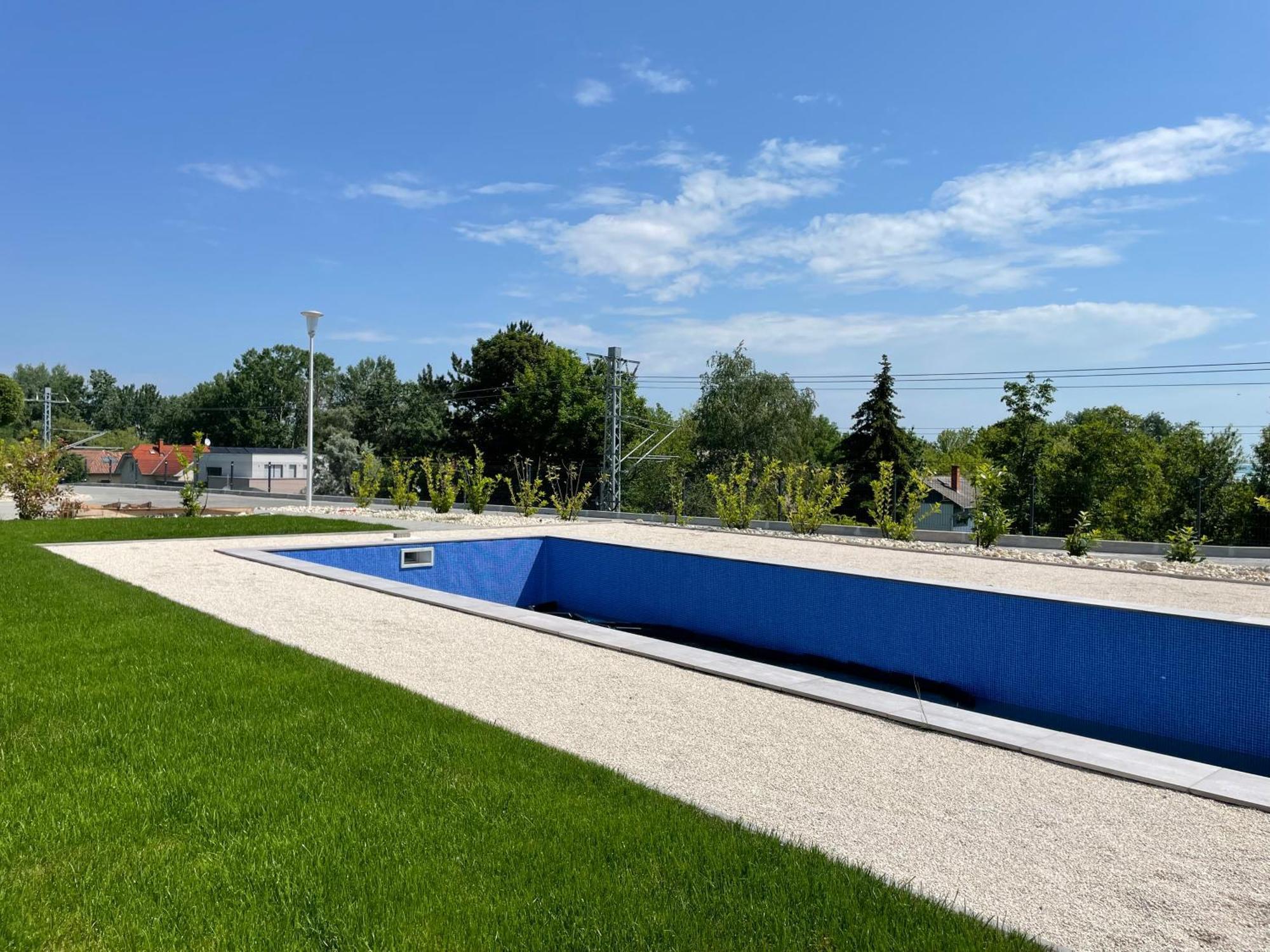 Panorama Superior Apartments - Pool, Garden, Parking Balatonalmadi Bagian luar foto