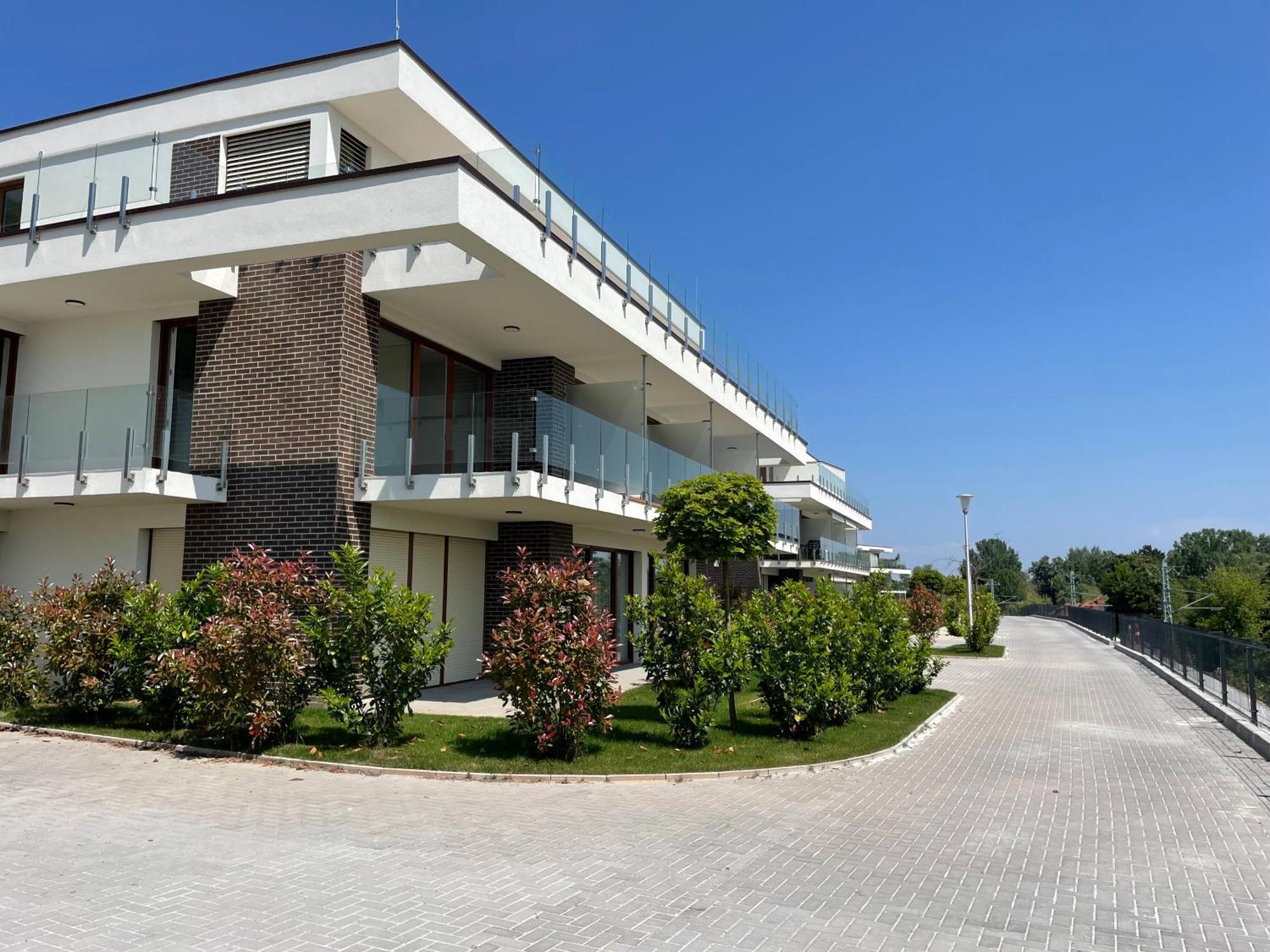 Panorama Superior Apartments - Pool, Garden, Parking Balatonalmadi Bagian luar foto