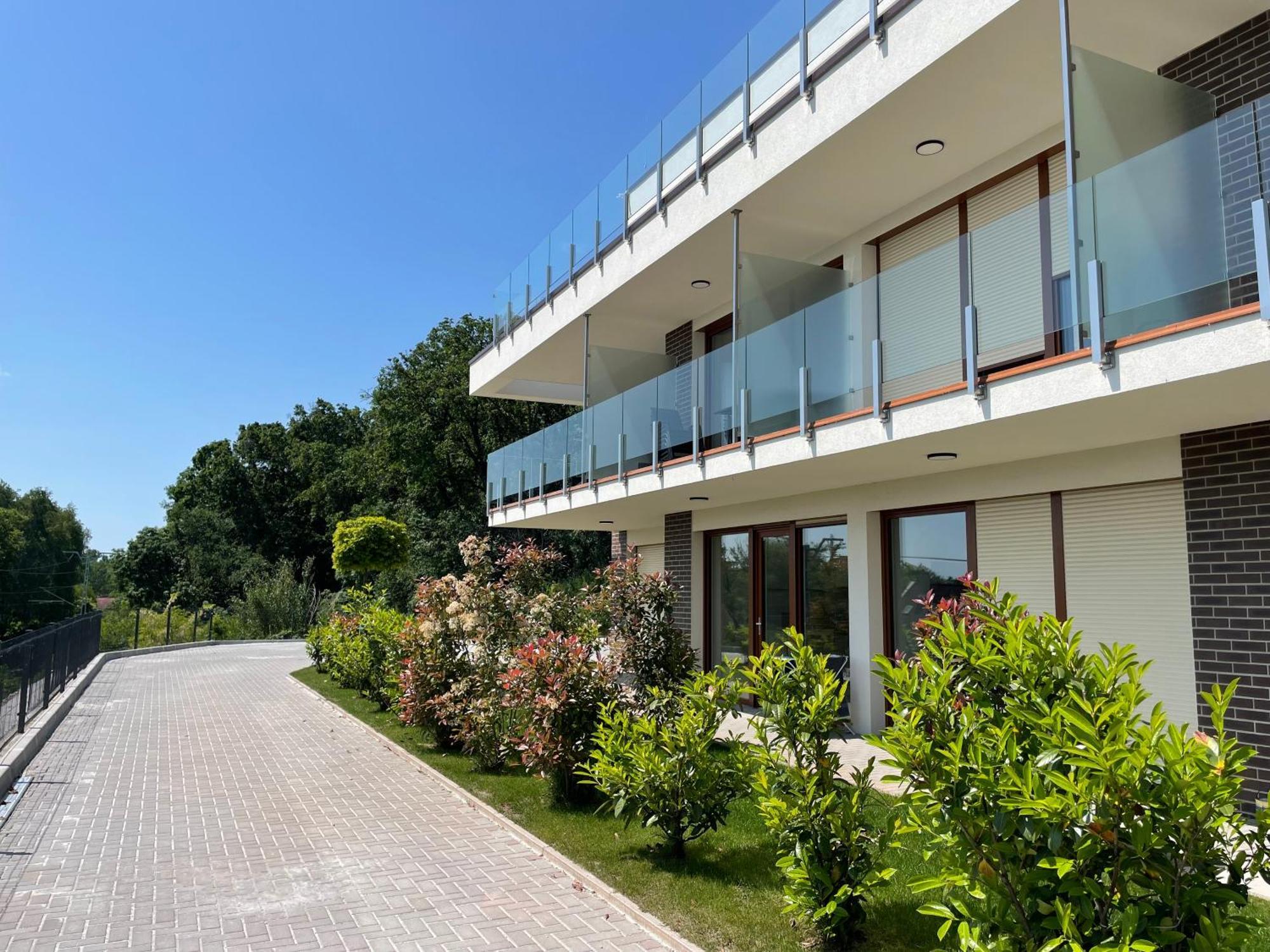Panorama Superior Apartments - Pool, Garden, Parking Balatonalmadi Bagian luar foto