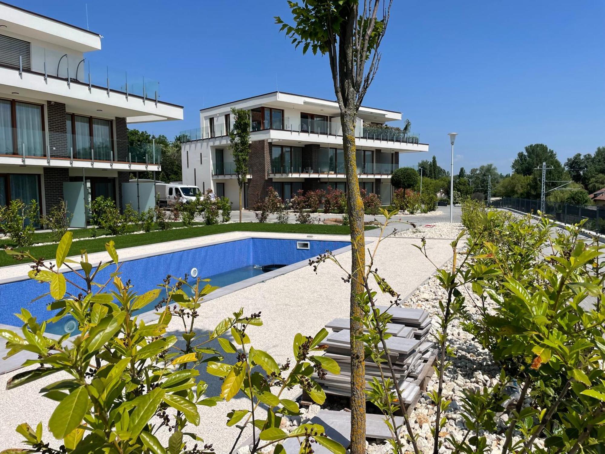 Panorama Superior Apartments - Pool, Garden, Parking Balatonalmadi Bagian luar foto